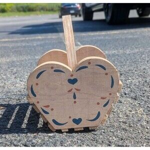 Vintage Sawmill Critters Wood Hand Painted Heart Hand Basket Made In USA